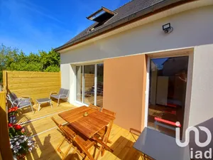Traditional house at Trégastel (22730)