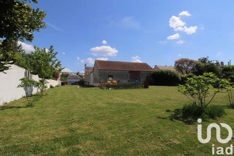 Maison 15 pièces 330 m² · à Corbeilles · 330 m² · 235 000 €