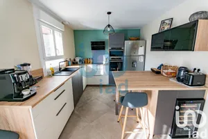 Maison traditionnelle à Maillot (89100)