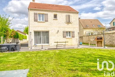 House at ecouen (95440)