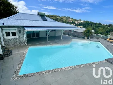 House at La Trinité (97220)