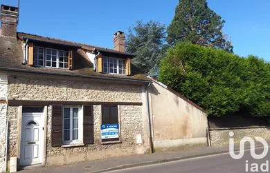 Townhouse in Ménilles (27120)