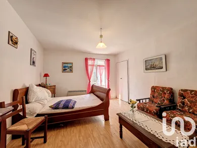 Building in Bourbon-l'Archambault (03160)