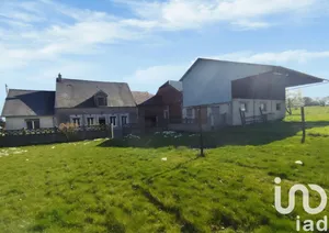 Farm at Mont-Saint-Jean (02360)