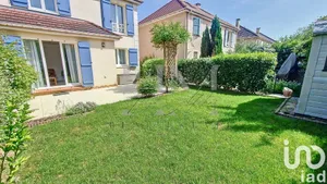 Maison traditionnelle à Roissy-en-Brie (77680)