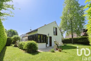 Maison traditionnelle à Gressy (77410)