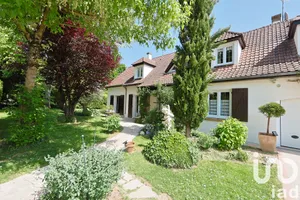 Maison traditionnelle à Gressy (77410)