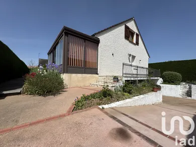 Detached house in Saint-Denis-les-Ponts (28200)
