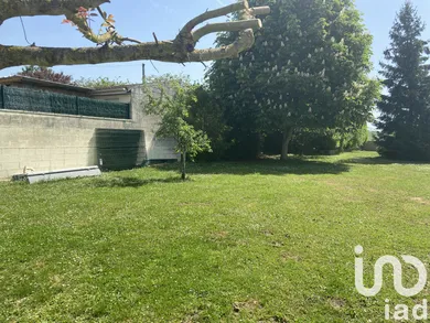 Building plot at Chambry (77910)