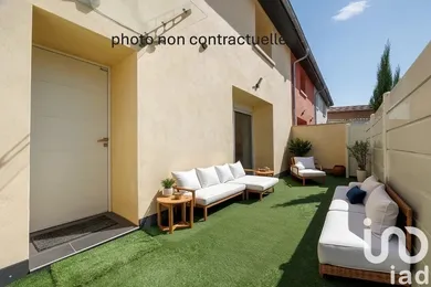 Duplex at Mions (69780)