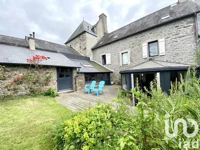 Mansion at Pleudihen-sur-Rance (22690)