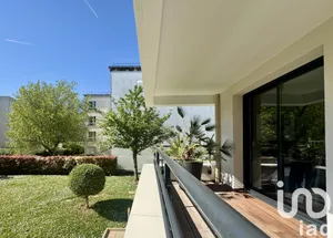 Apartment at Saint-Cloud (92210)