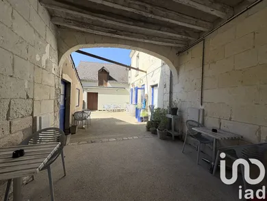 Immeuble à Longué-Jumelles (49160)