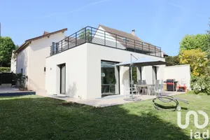 Maison à Saint-Germain-en-Laye (78100)