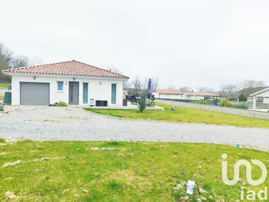 Traditional house at CAUNEILLE (40300)