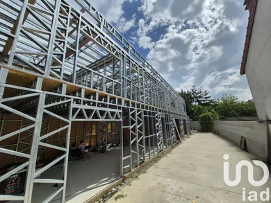 Building at Reims (51100)