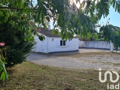 Traditional house at Sainte-Soulle (17220)