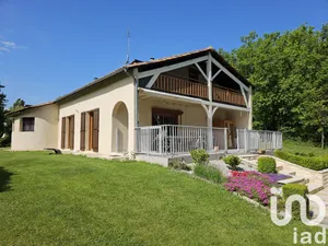 Architectural house at Gageac-et-Rouillac (24240)