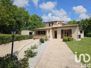 Architectural house in Gageac-et-Rouillac (24240)