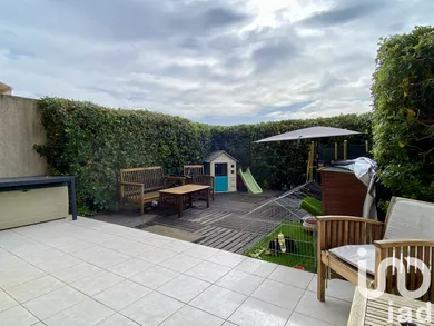 Apartment at Mougins (06250)
