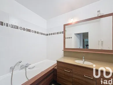 Apartment at Suresnes (92150) — 11/12