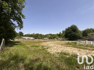 Building plot in Avensan (33480)