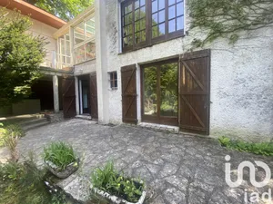 Apartment in Bures-sur-Yvette (91440)