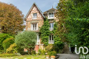 Mansion at Ablon-sur-Seine (94480)