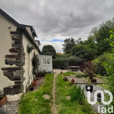 Park home in Mael-Carhaix (22340)