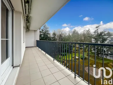 Apartment at Yerres (91330)