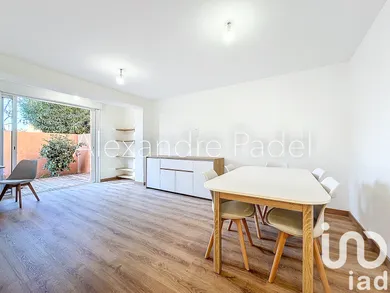 Apartment in Sanary-sur-Mer (83110)