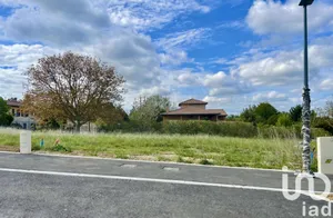 Land at L'Isle-Jourdain (32600)