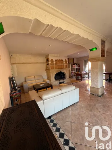 Mansion at Fourques (30300)