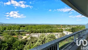 Apartment at Mondragon (84430)