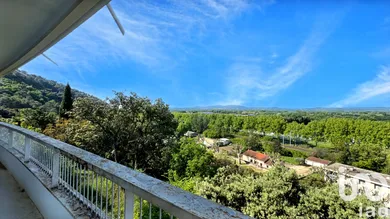 Appartement à Mondragon (84430)