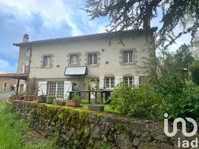 House at Saint-Bonnet-le-Chastel (63630)