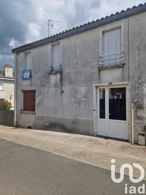 Maison de ville à Nueil-les-Aubiers (79250)