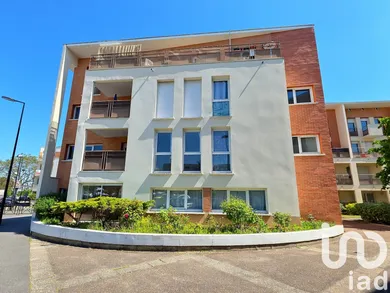 Apartment in Élancourt (78990)