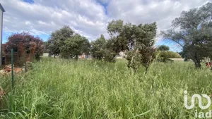 Land at Poulx (30320)