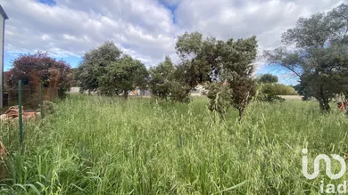 Land at Poulx (30320)