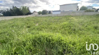 Land at Poulx (30320)