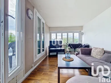 Apartment at Évry (91000)