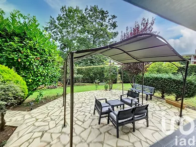 Appartement à Coubron (93470)