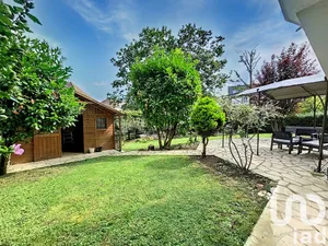 Appartement à Coubron (93470)