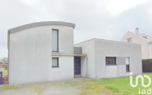 Architectural house at Loireauxence (44370)