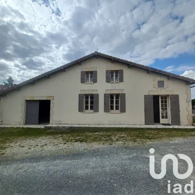 House at Neuillac (17520)