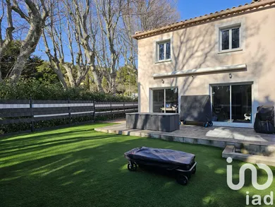 Maison à Eyguières (13430)