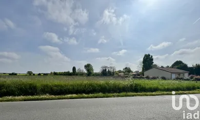 Building plot in Champigny en Rochereau (86170)