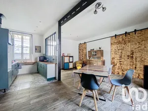 House at Landiras (33720)