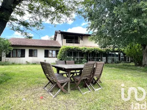 House at Saint-Germain-Du-Puch (33750)